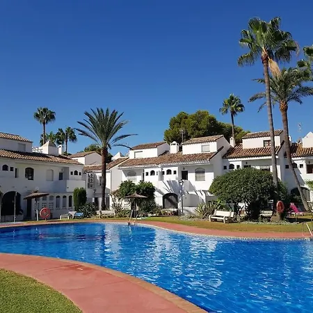 Modern House With Large Pool! 別荘