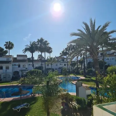 Modern House With Large Pool!