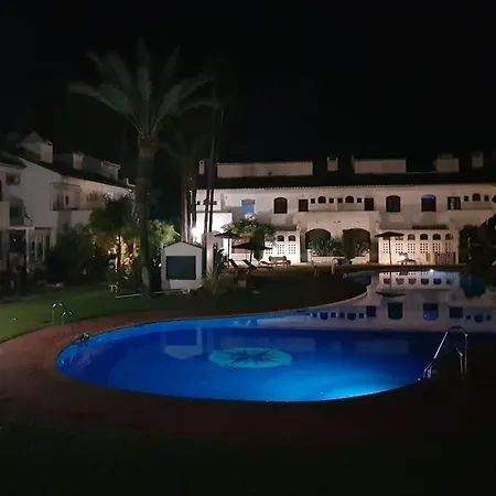 Modern House With Large Pool! * Εστεπόνα