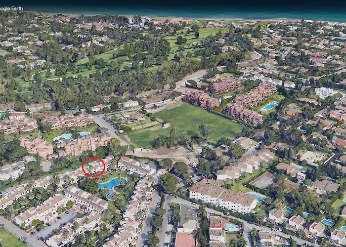 Modern House With Large Pool! بيت للعطل إِستيبونا