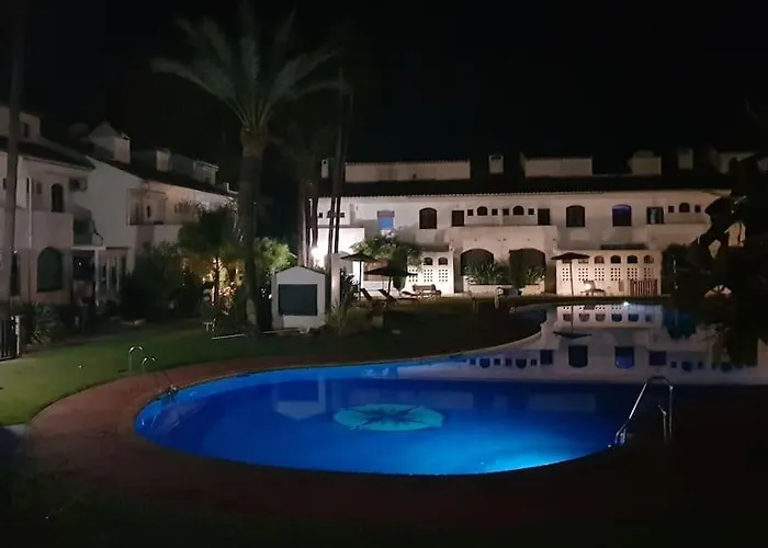 Modern House With Large Pool! * إِستيبونا