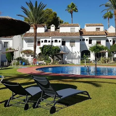 Modern House With Large Pool! Feriehus Estepona