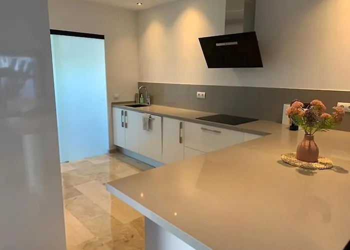 Holiday home Modern House With Large Pool! *