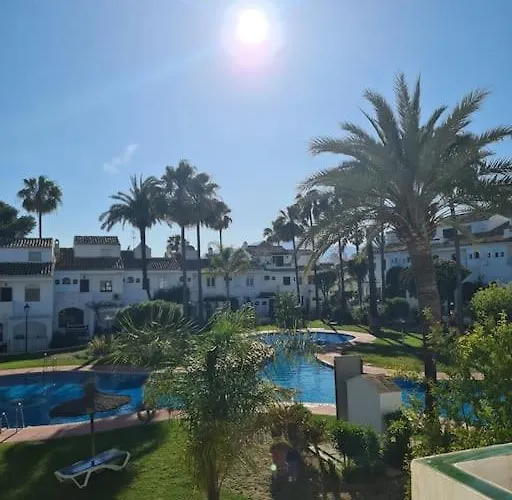 Modern House With Large Pool!